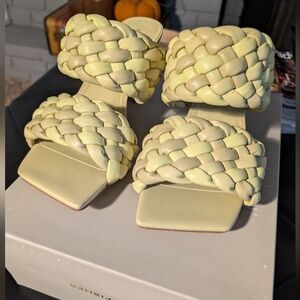 NIB Marc Fisher Heeled Sandals Yellow/Taupe Sz 8